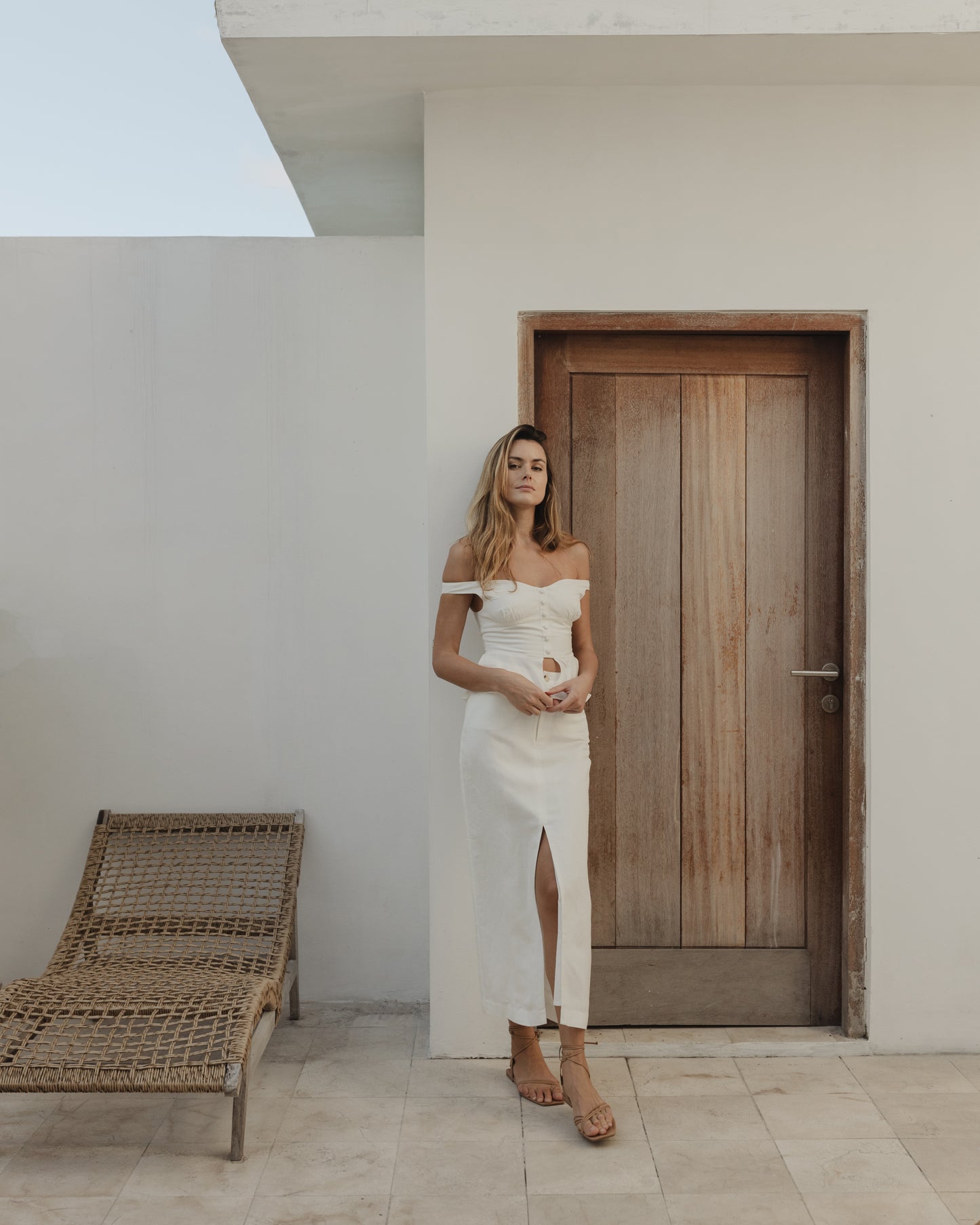 Linen front slit skirt (White)